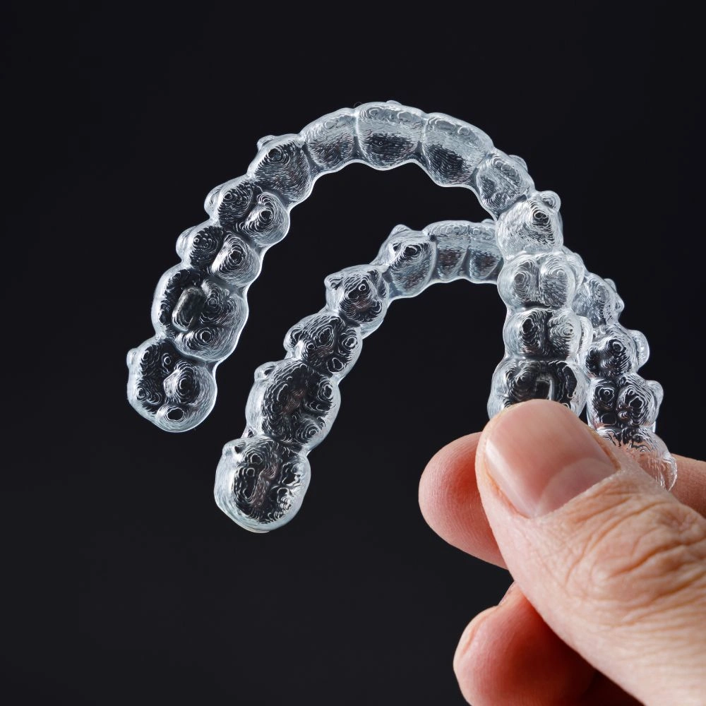 Dra. Isabella Pinheiro com alinhadores Invisalign